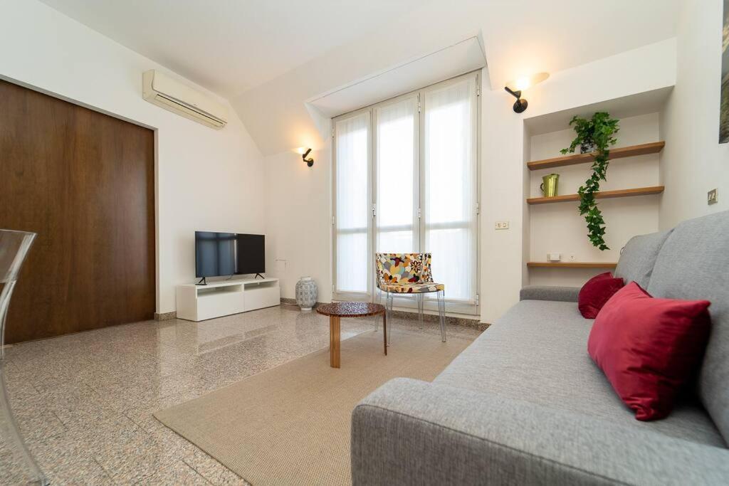 5 Giornate Apt Con Terrazzo E Garage Privato Mailand Exterior foto