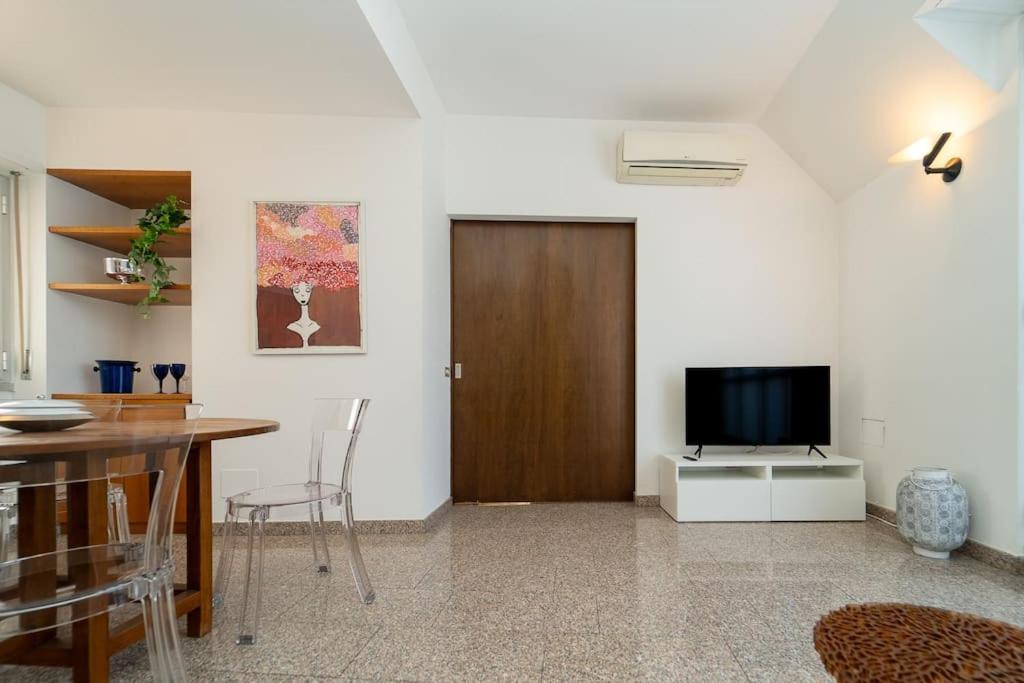 5 Giornate Apt Con Terrazzo E Garage Privato Mailand Exterior foto