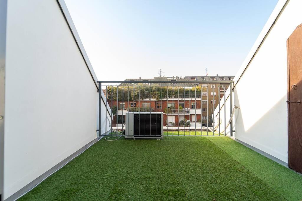 5 Giornate Apt Con Terrazzo E Garage Privato Mailand Exterior foto