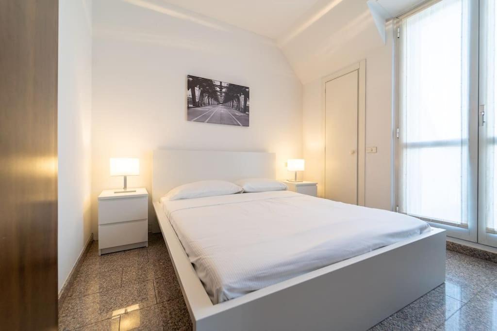 5 Giornate Apt Con Terrazzo E Garage Privato Mailand Exterior foto